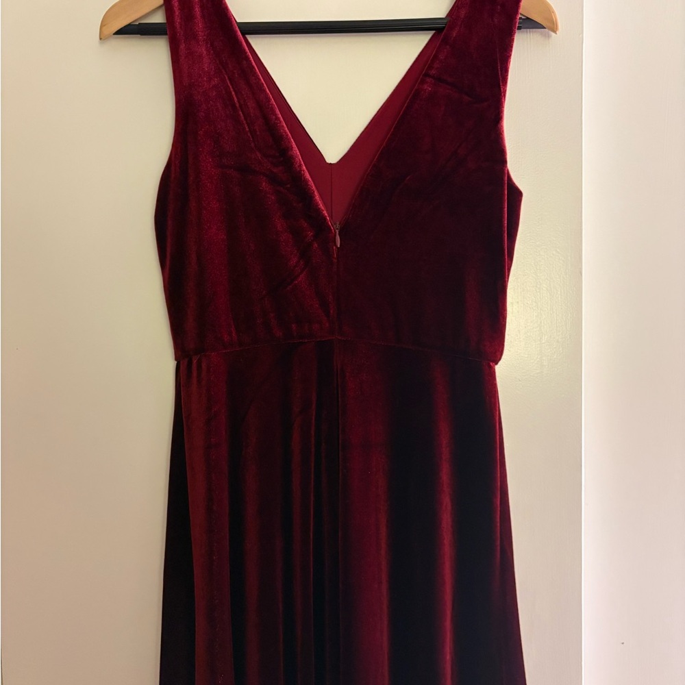 Red Velvety Sleeveless V-Neck Maxi Gown - Picture 2 of 4